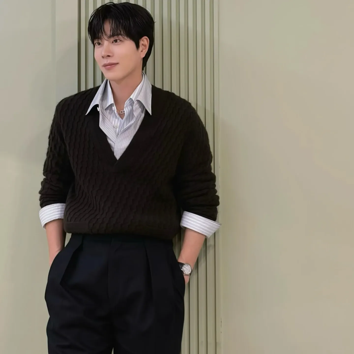 Behind-the-scenes cut of Hong Jonghyun