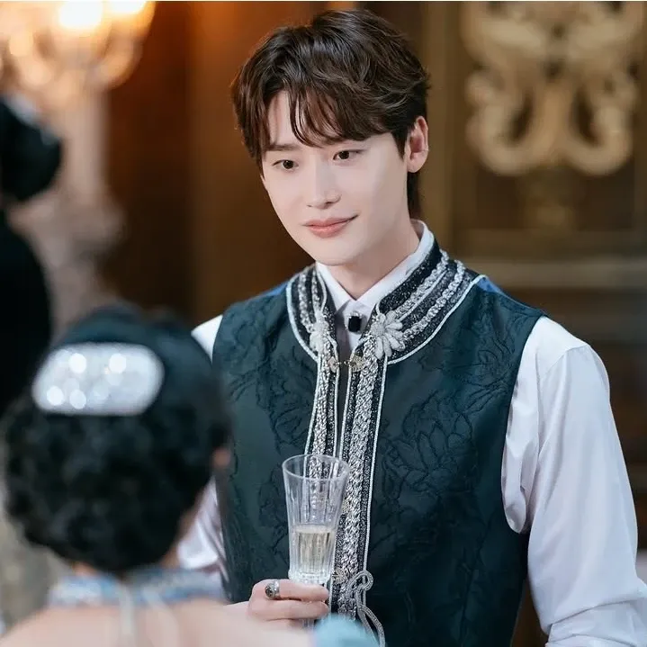 Behind-the-scenes cut of Lee Jongsuk