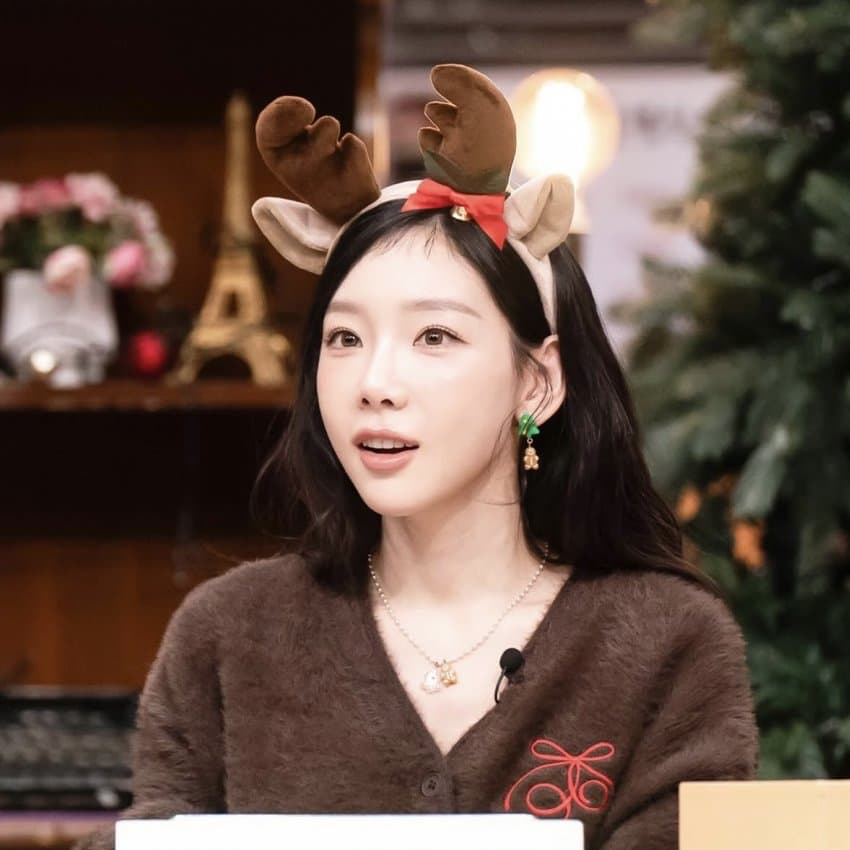 Behind-the-scenes cut of Kim Heeae