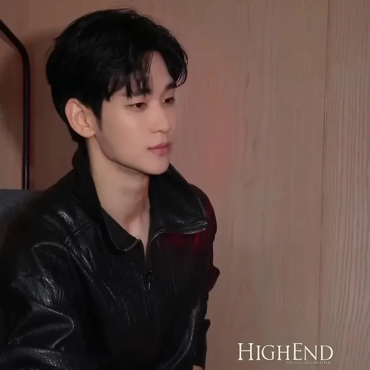Recent activity shot of Kim Soohyun
