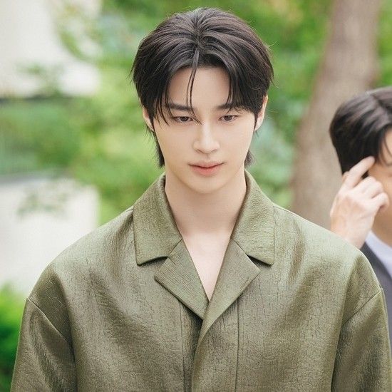 Latest photo of Byeon Wooseok