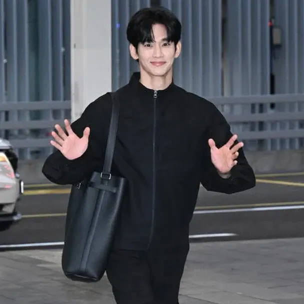 Recent activity shot of Kim Soohyun