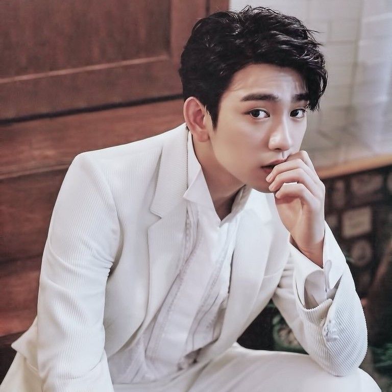 パク・ジニョンのビハインドカット