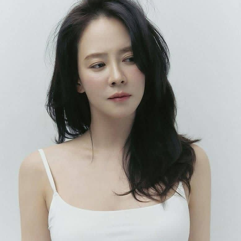 Foto kegiatan terbaru dari Song Jihyo