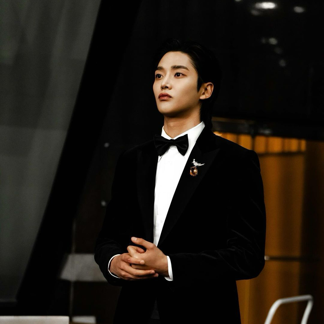 로운의 최신 사진