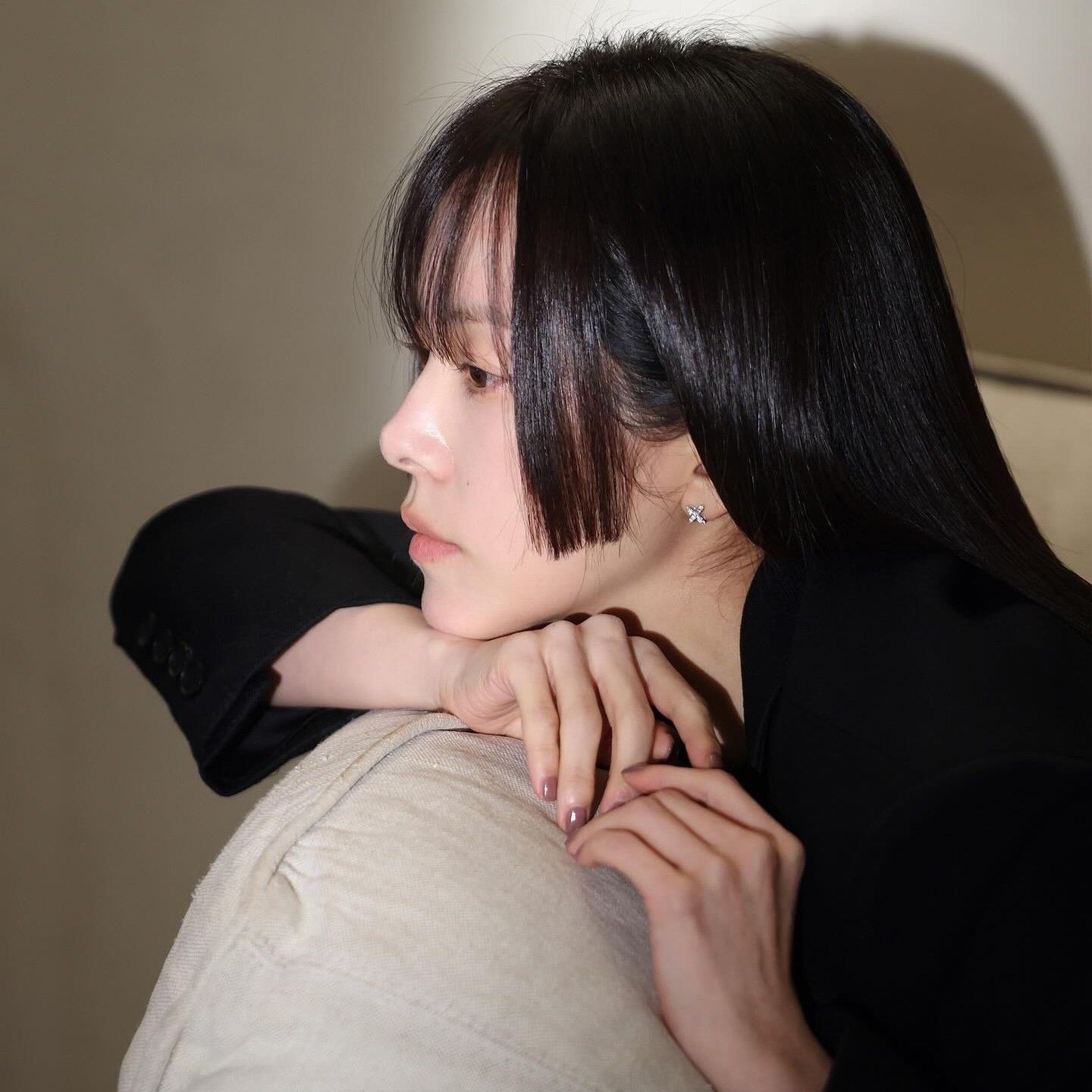 Behind-the-scenes cut of Han Jimin