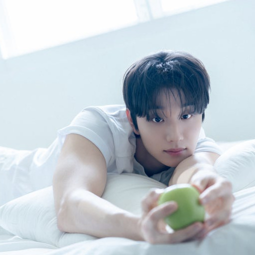 A moment captured by a fan of Kim Jaewon