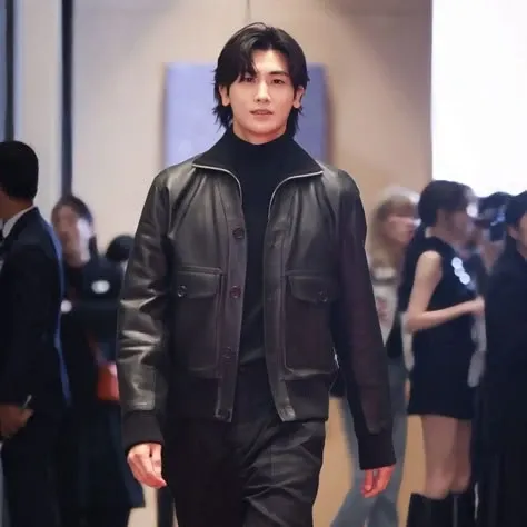 Latest photo of Park Hyungsik