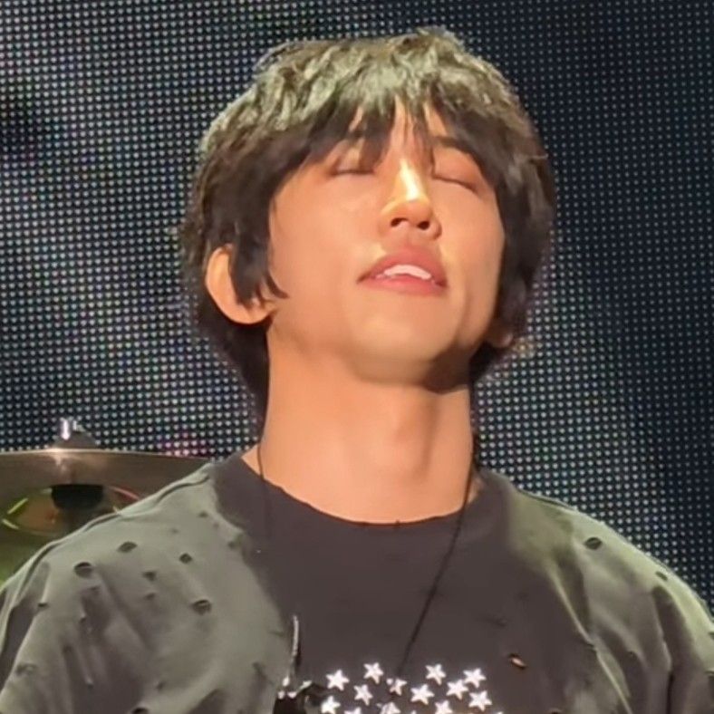 Latest photo of Lee Seungyoon