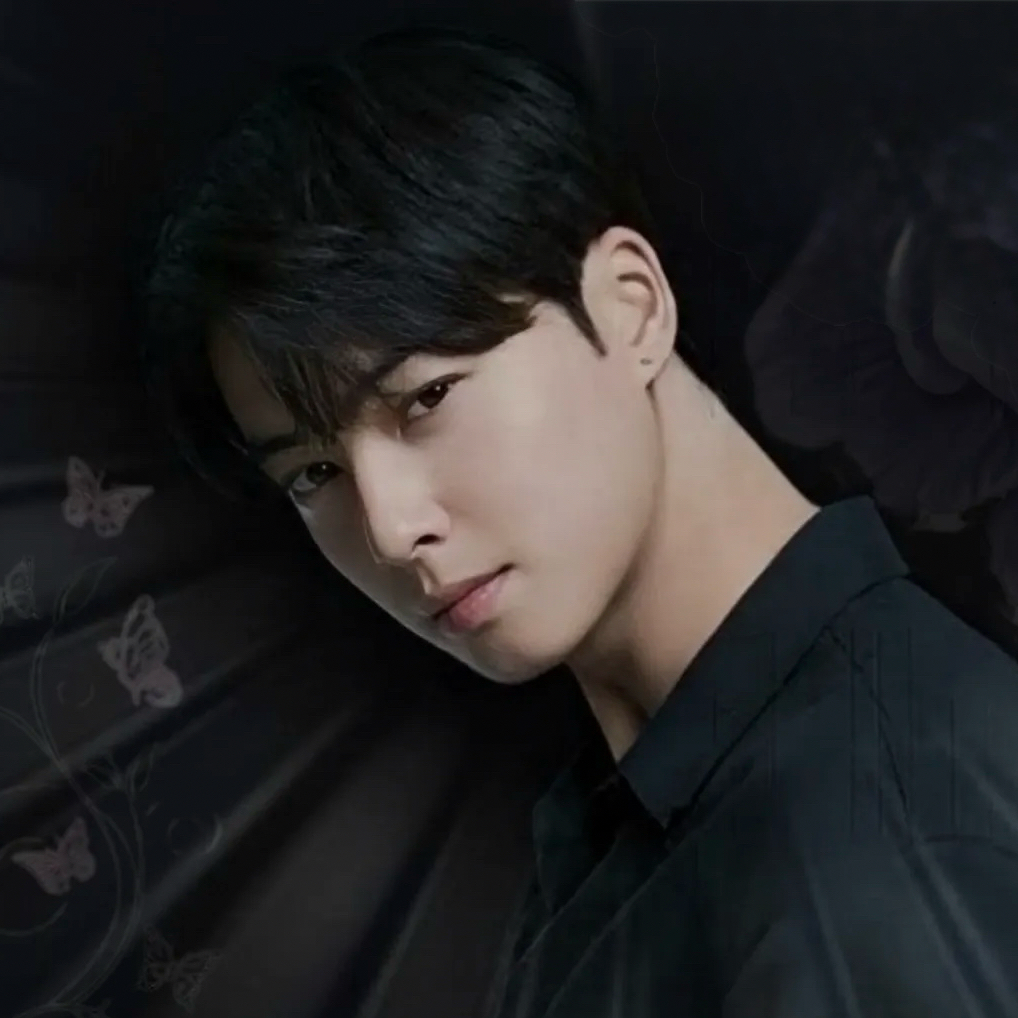 Latest photo of Cha Eunwoo