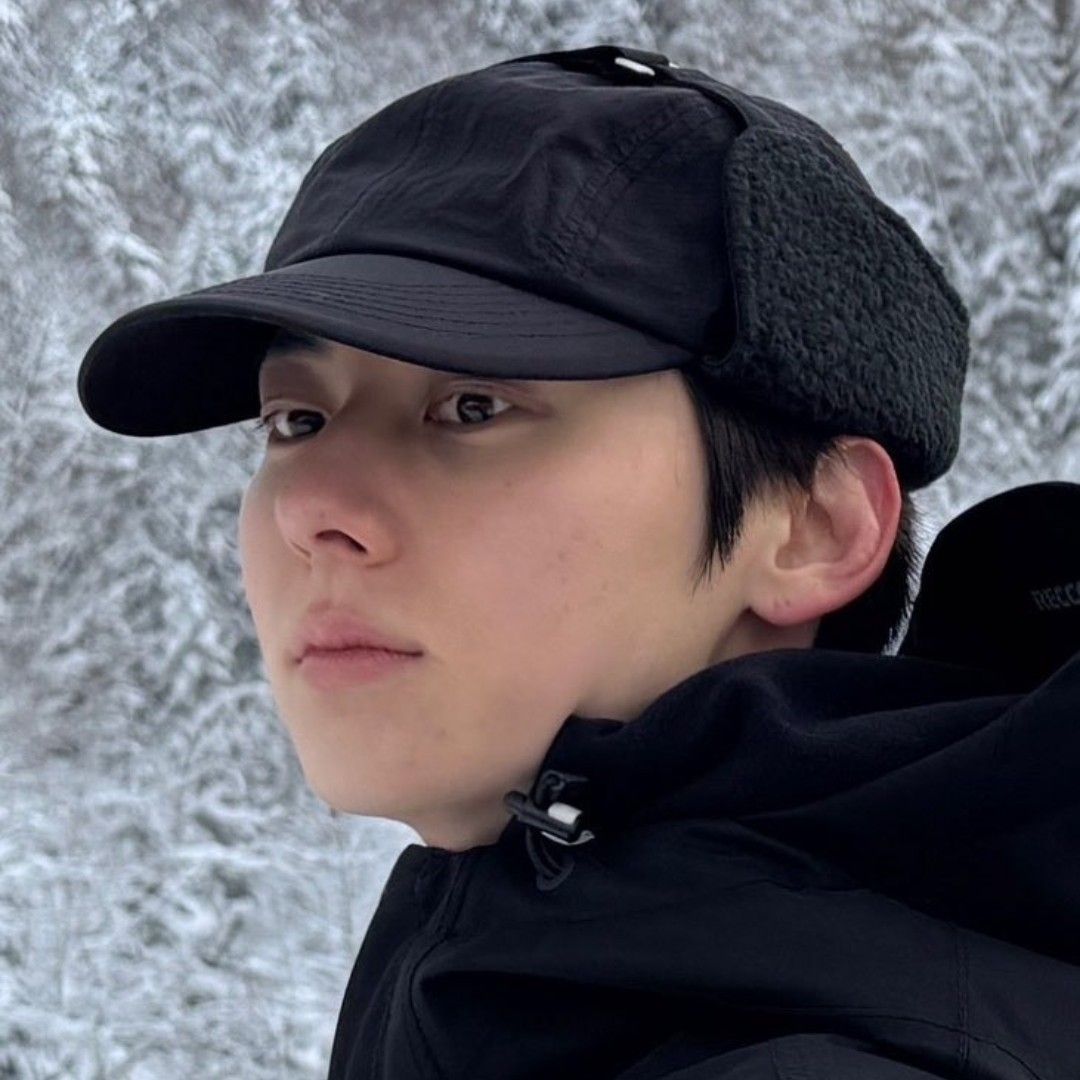 A moment captured by a fan of Hwang Minhyun