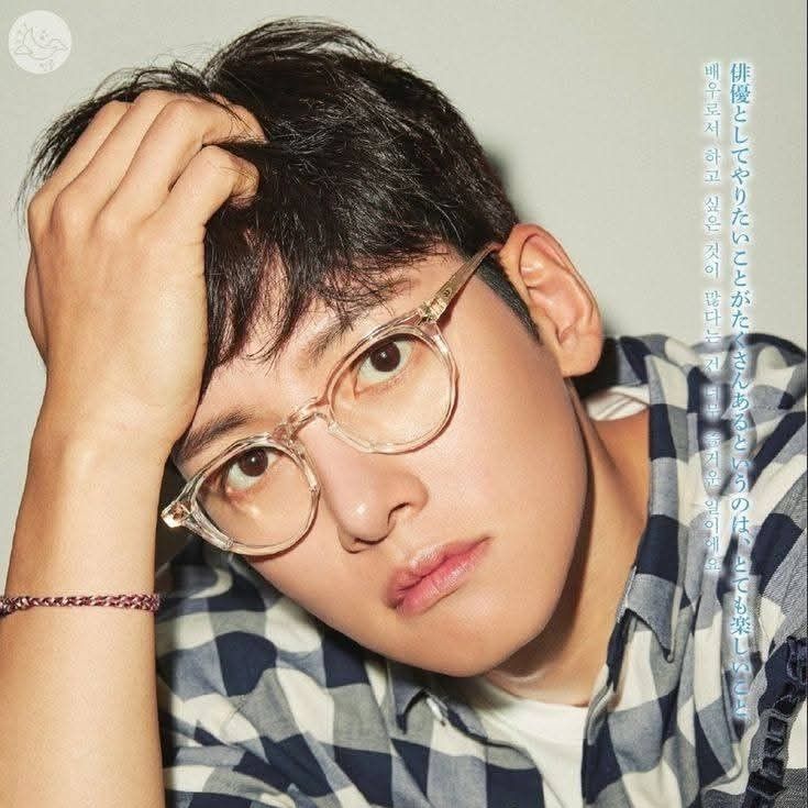 Behind-the-scenes cut of Ji Changwook