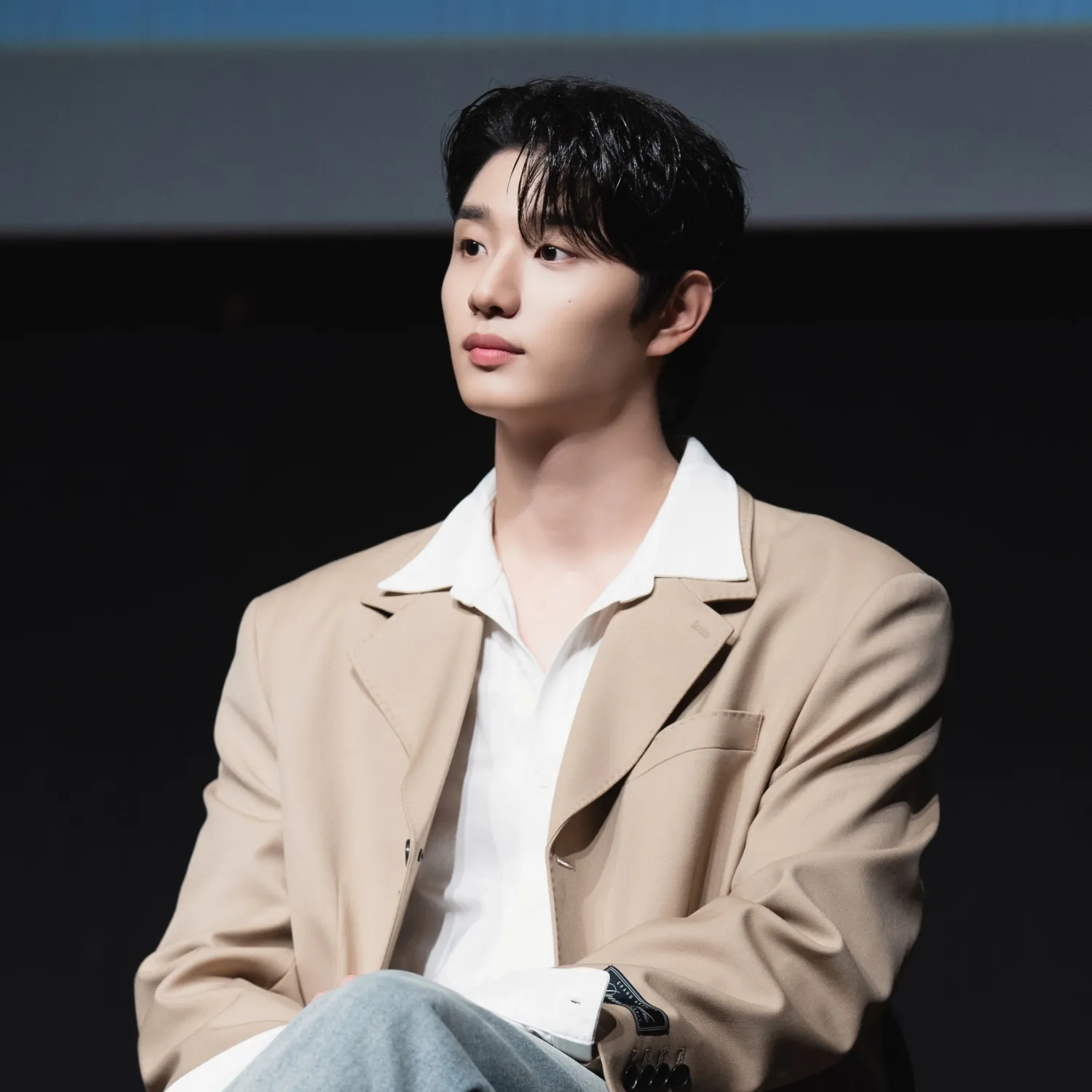 Behind-the-scenes cut of Kim Jaewon