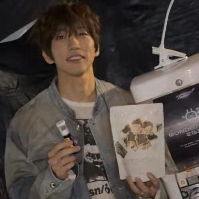 A moment captured by a fan of Lee Seungyoon