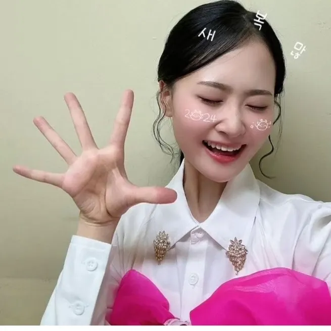 Cuplikan di balik layar dari Kim Dahyun