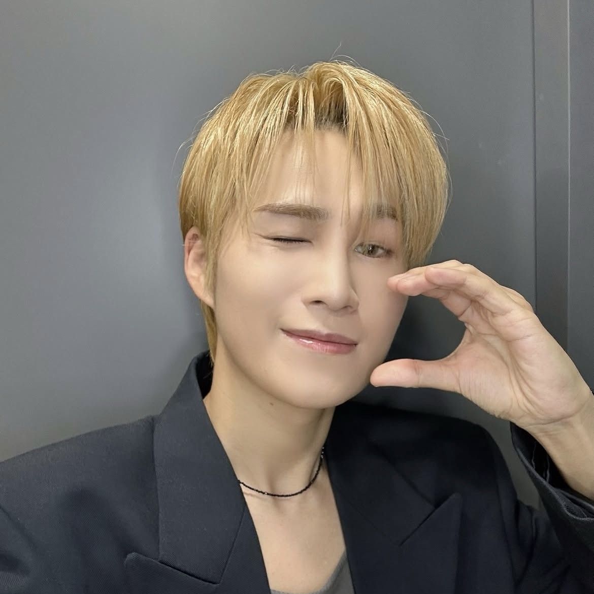 粉丝拍下的金熙栽瞬间