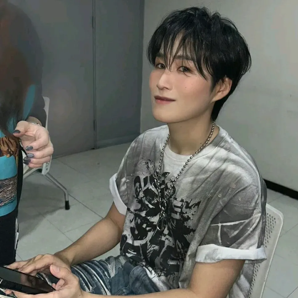 김희재의 비하인드 컷