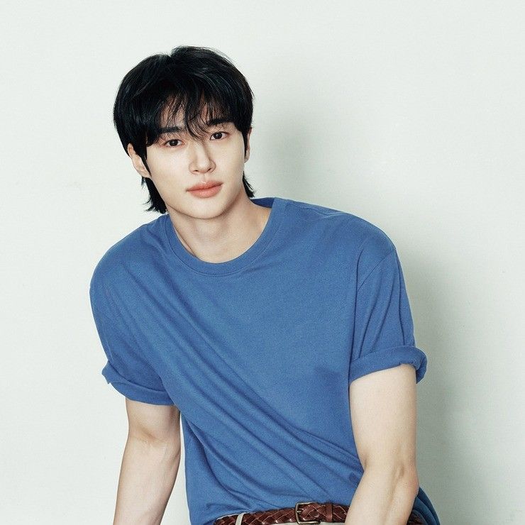 边佑锡的近期活动照