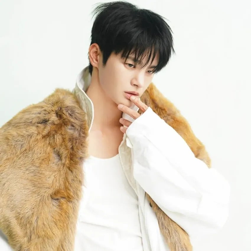 A moment captured by a fan of Seo Inguk