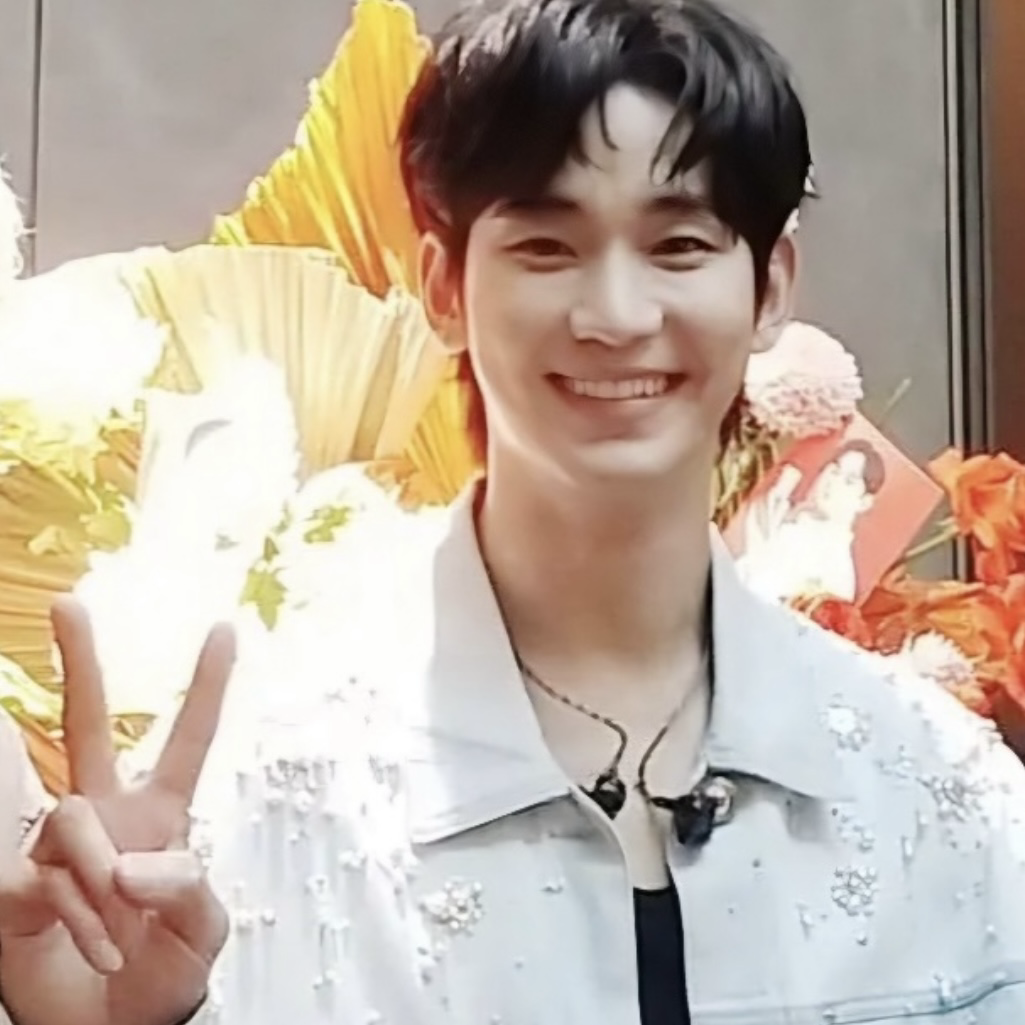 Recent activity shot of Kim Soohyun