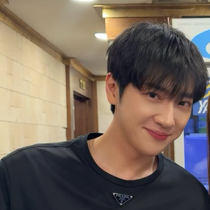Behind-the-scenes cut of Lee Sangyeob