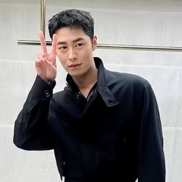 A moment captured by a fan of Lee Jaewook