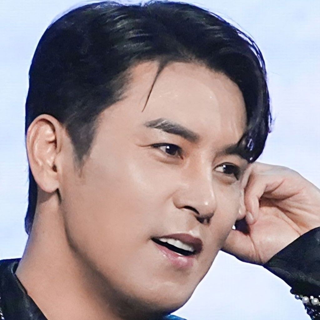 チャン・ミンホの最近の活動ショット