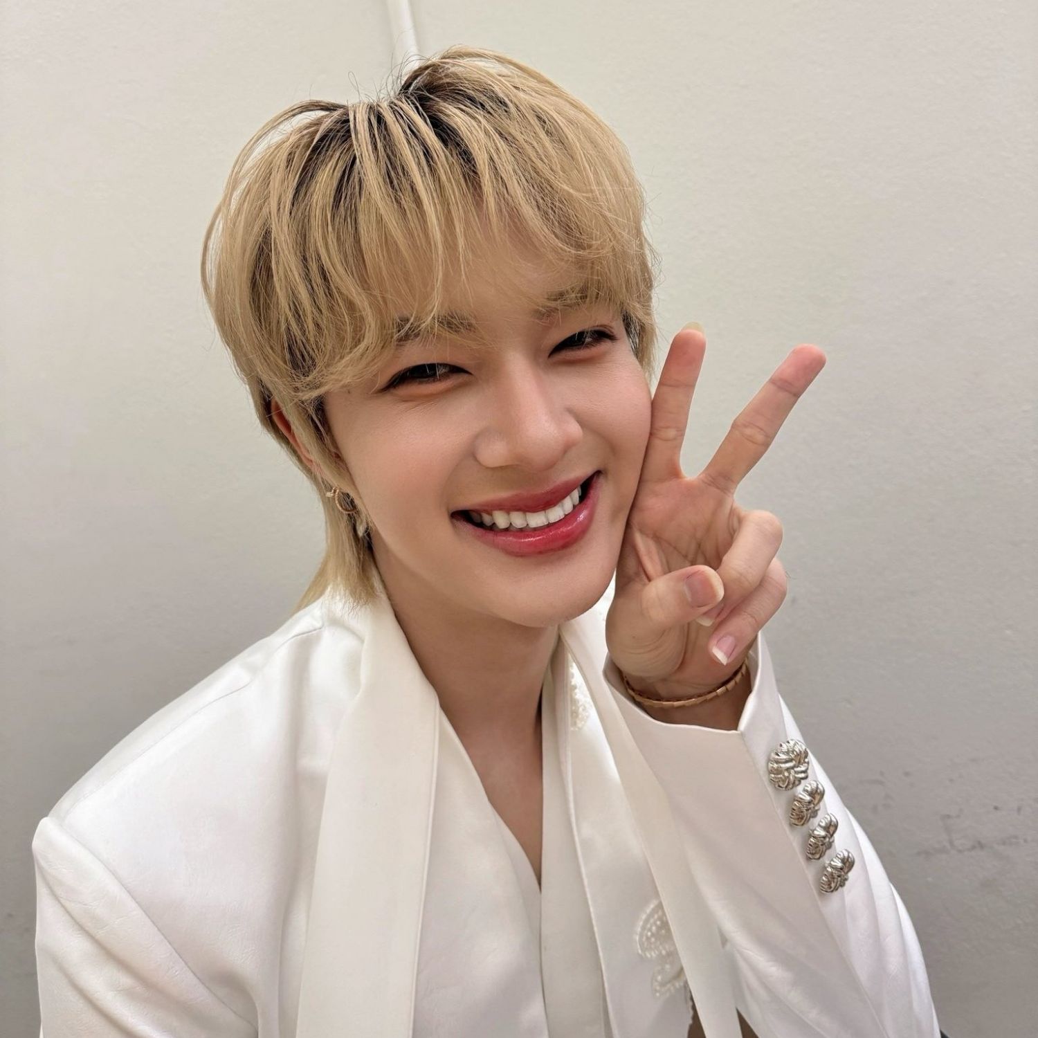 Behind-the-scenes cut of NuNew