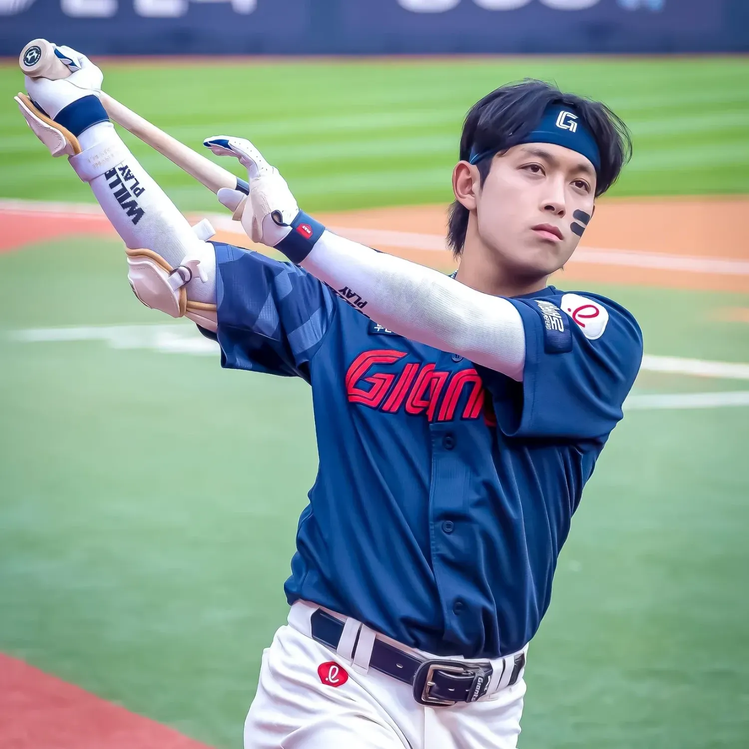 Recent activity shot of Hwang Seongbin