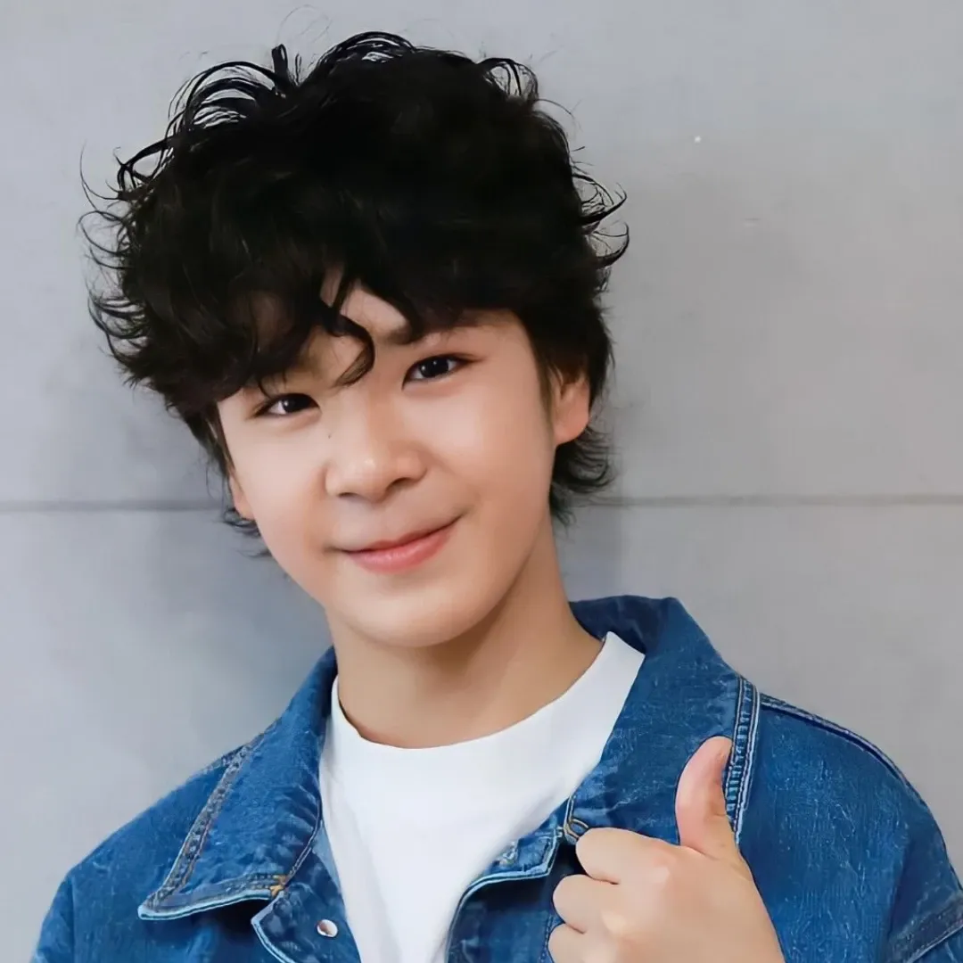 Behind-the-scenes cut of Jeong Dongwon