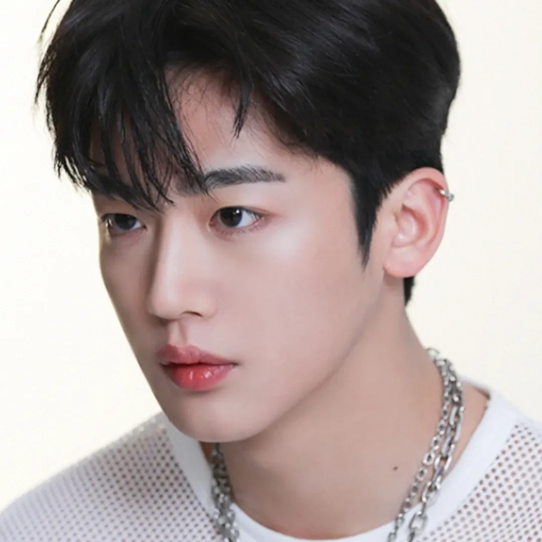 Behind-the-scenes cut of Kim Yohan