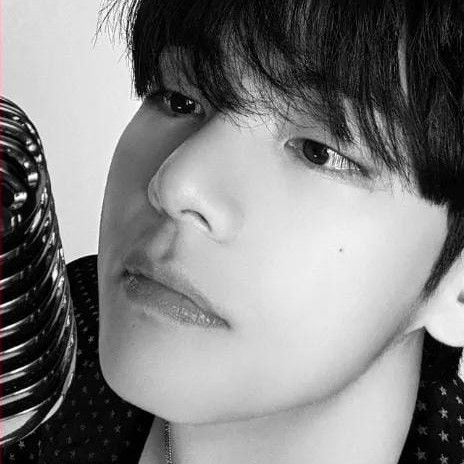 김태형 (뷔) 최근 활동샷