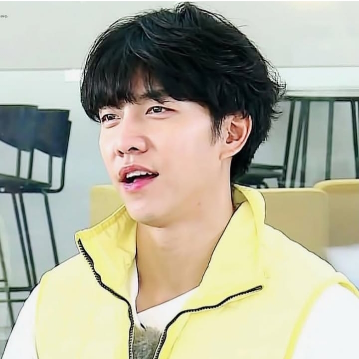 Momen yang diabadikan oleh penggemar Lee Seunggi