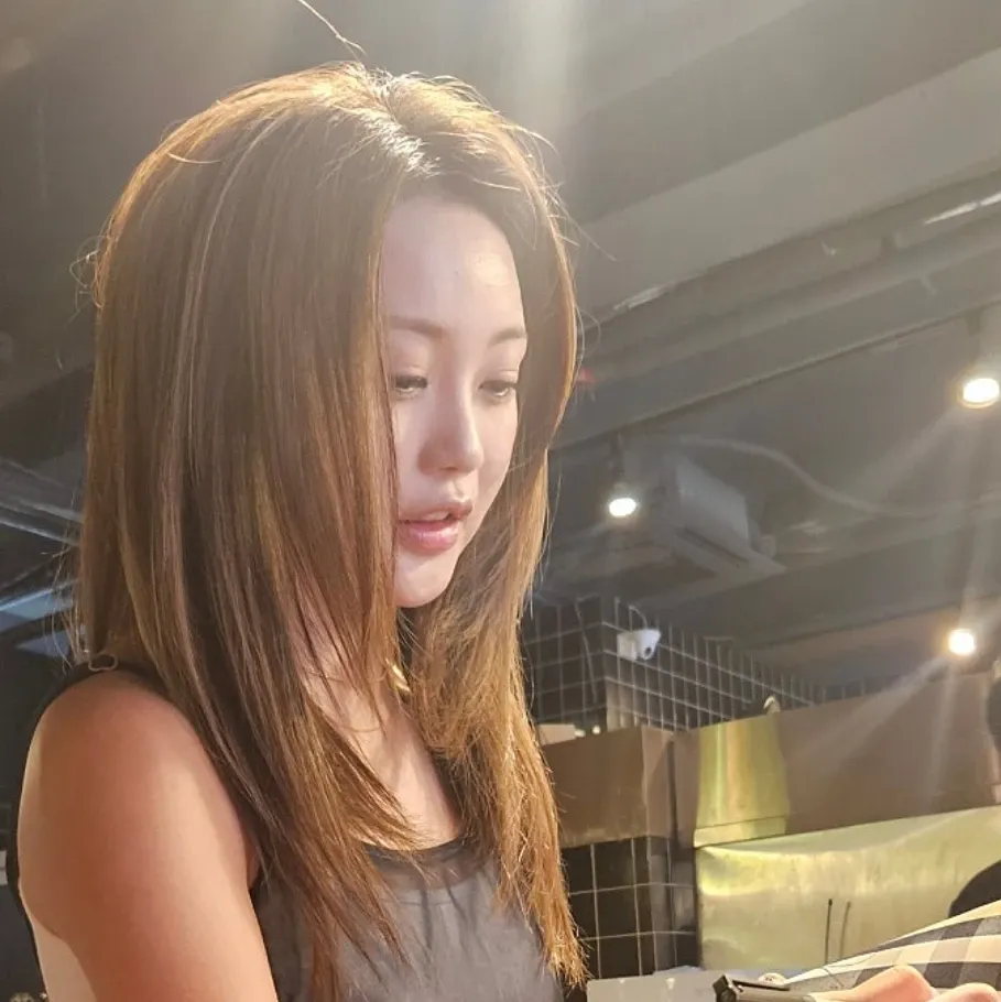 Foto kegiatan terbaru dari Hong Jiyoon