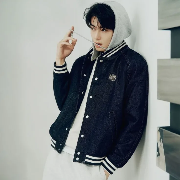 Recent activity shot of Cha Eunwoo