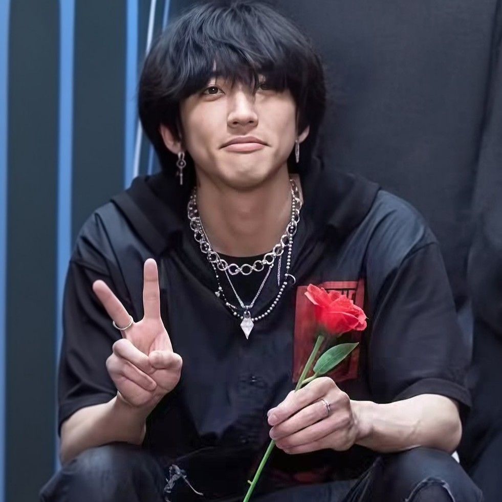 Recent activity shot of Lee Seungyoon