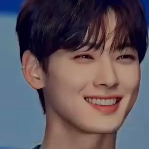 Latest photo of Cha Eunwoo