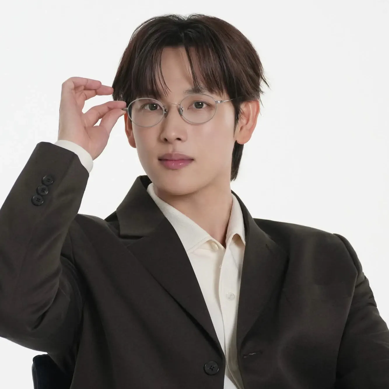 Behind-the-scenes cut of Yim Siwan