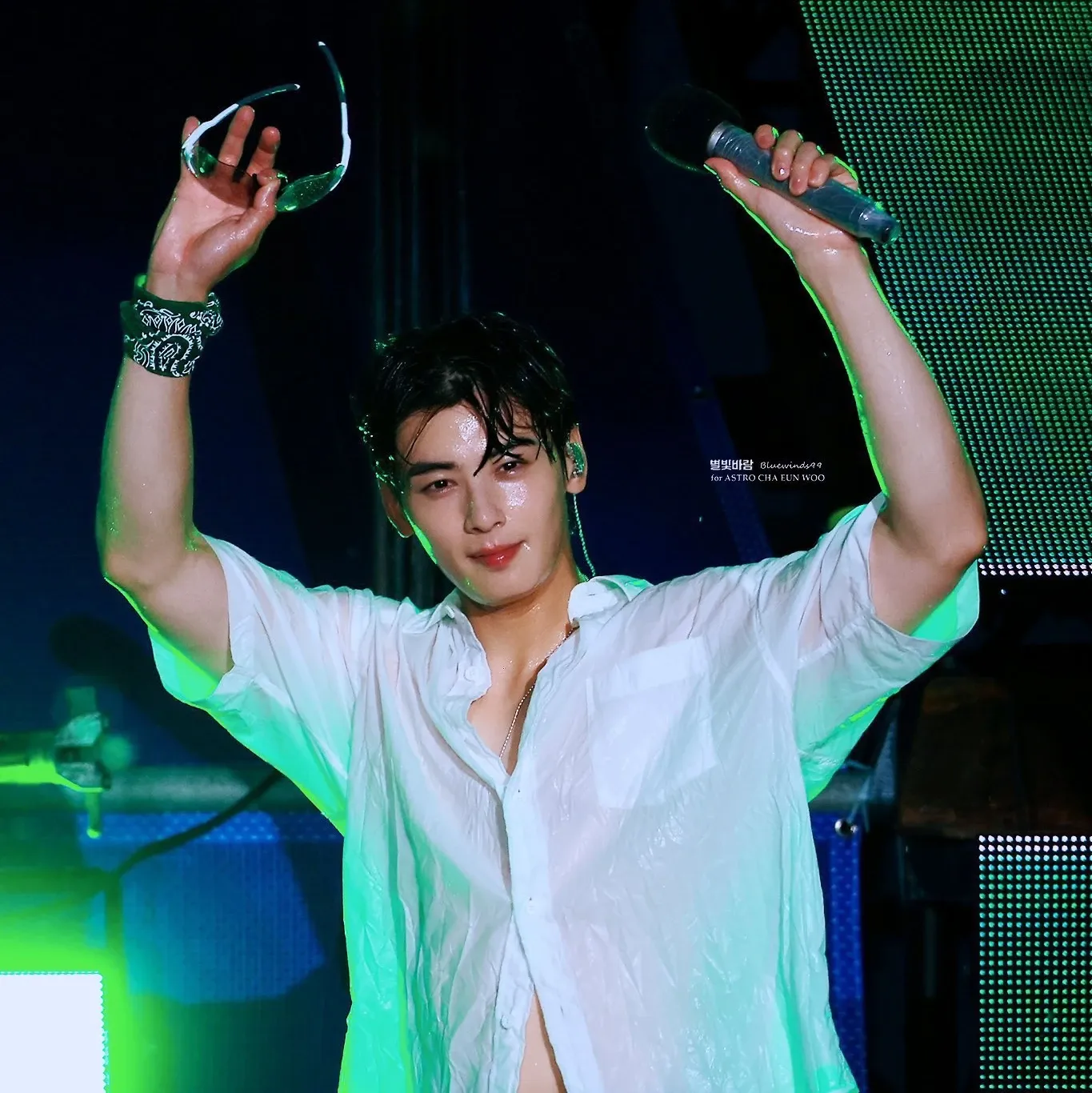 A moment captured by a fan of Cha Eunwoo