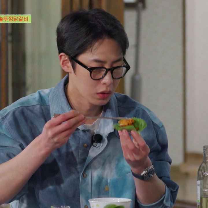 Behind-the-scenes cut of Lee Jaewook