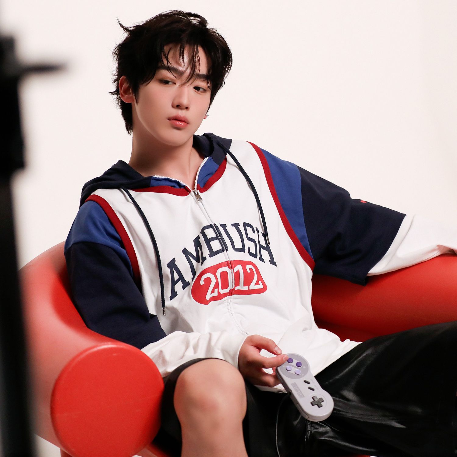 Behind-the-scenes cut of Kim Yohan