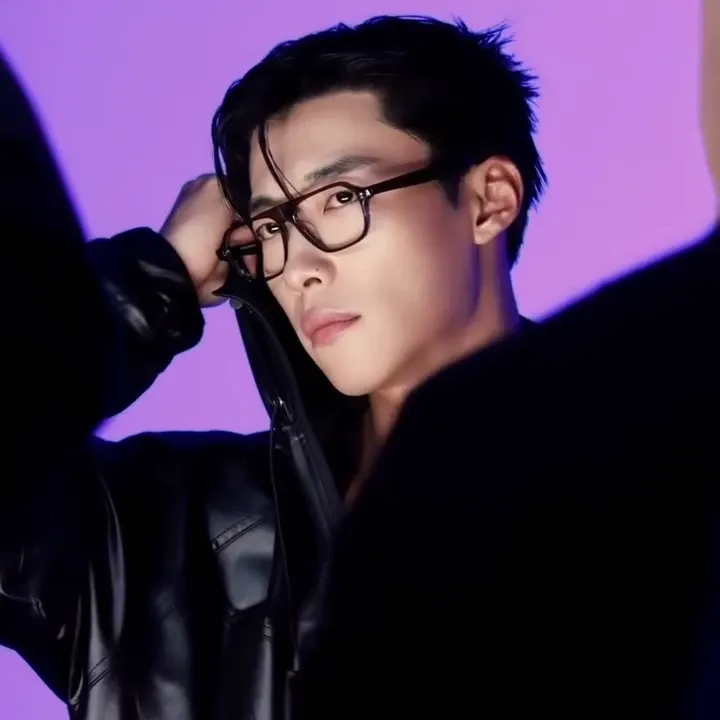 A moment captured by a fan of Woo Dohwan