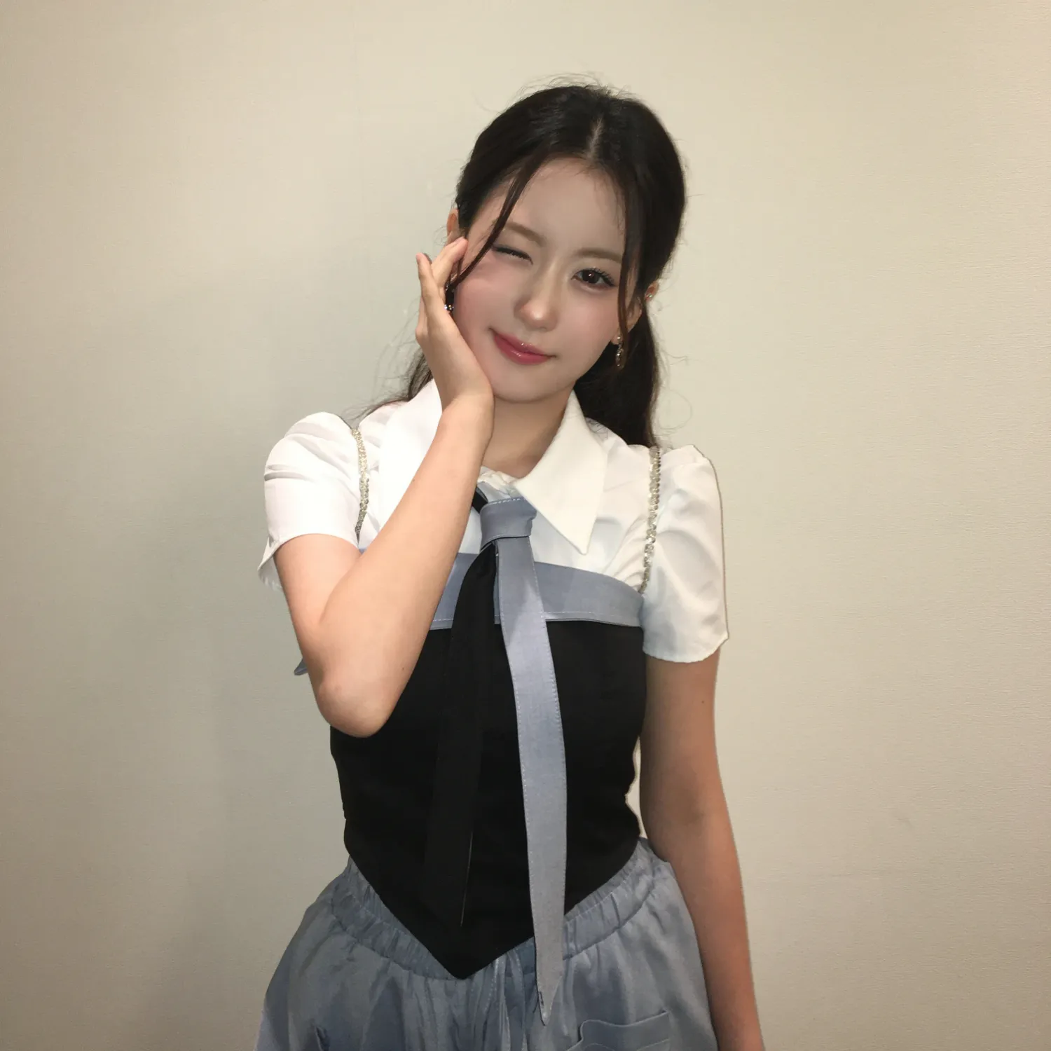 Latest photo of Oh Yujin