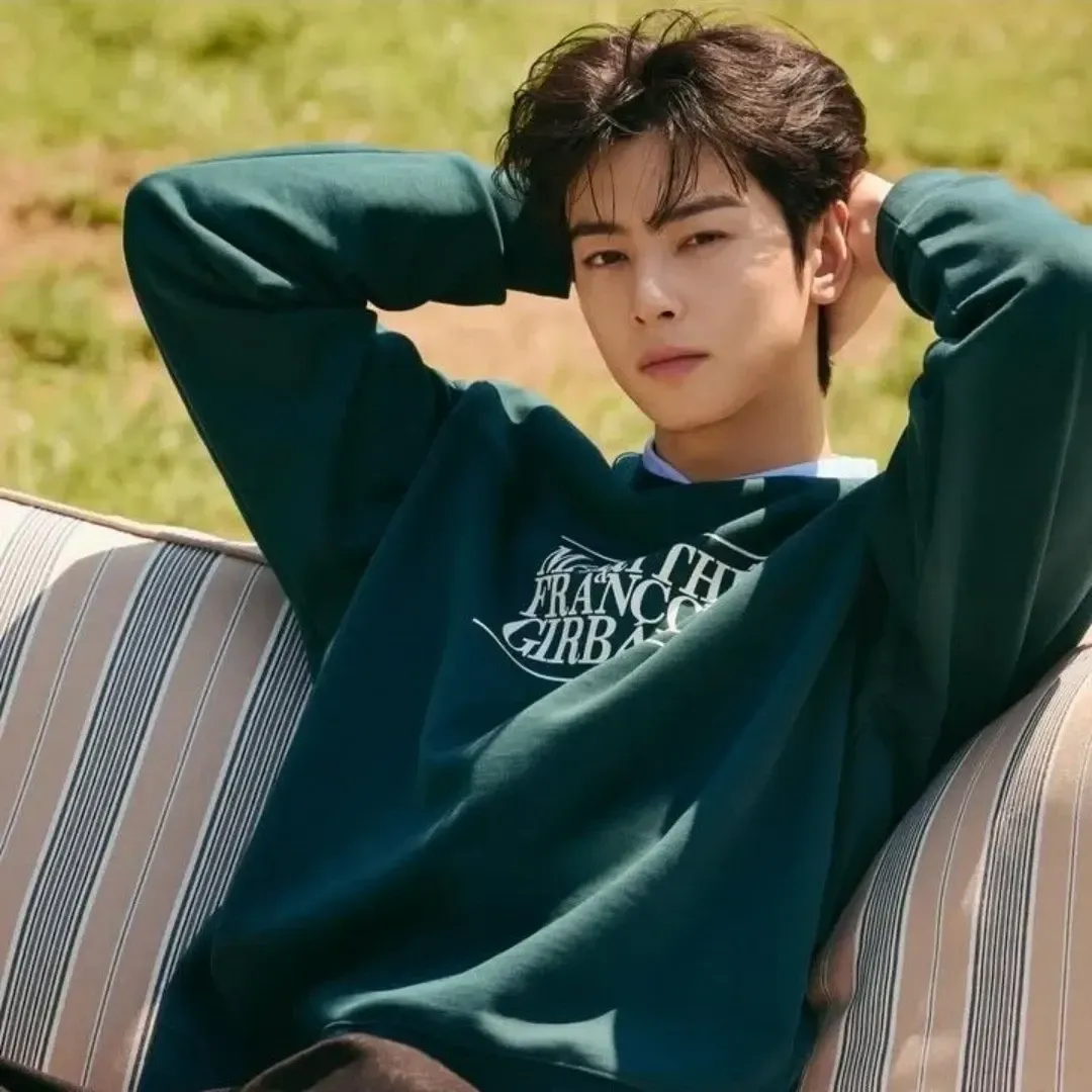 Latest photo of Cha Eunwoo
