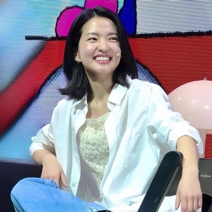 Behind-the-scenes cut of Kim Taeri