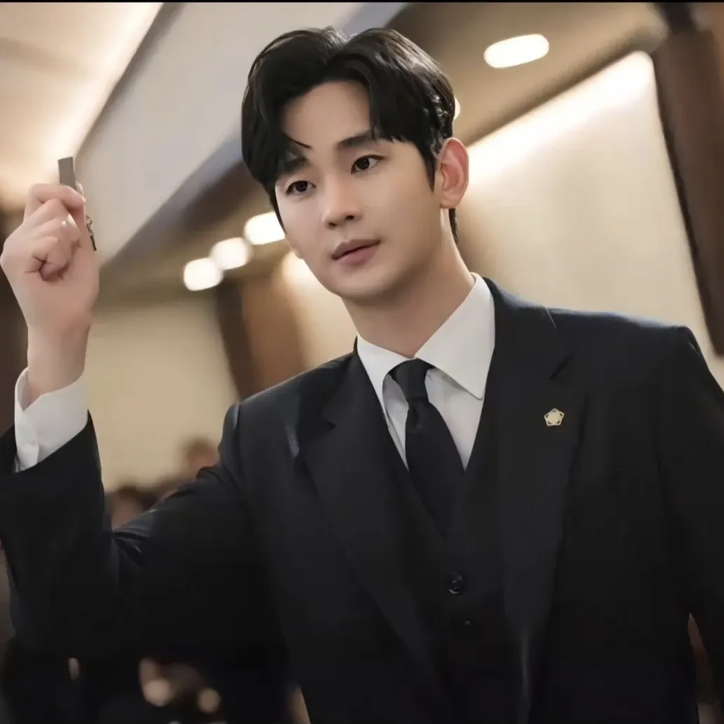 Recent activity shot of Kim Soohyun