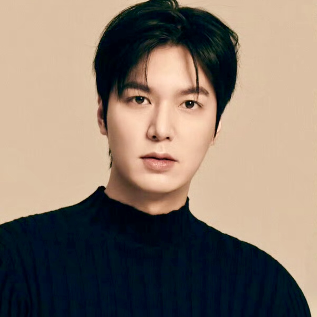 イ・ミンホの最近の活動ショット