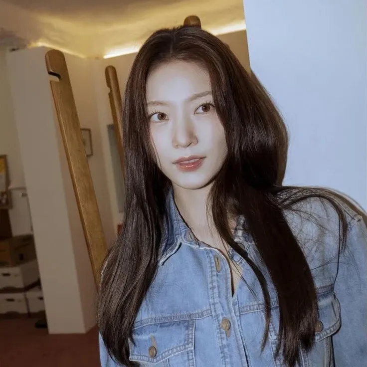Recent activity shot of Gong Seungyeon