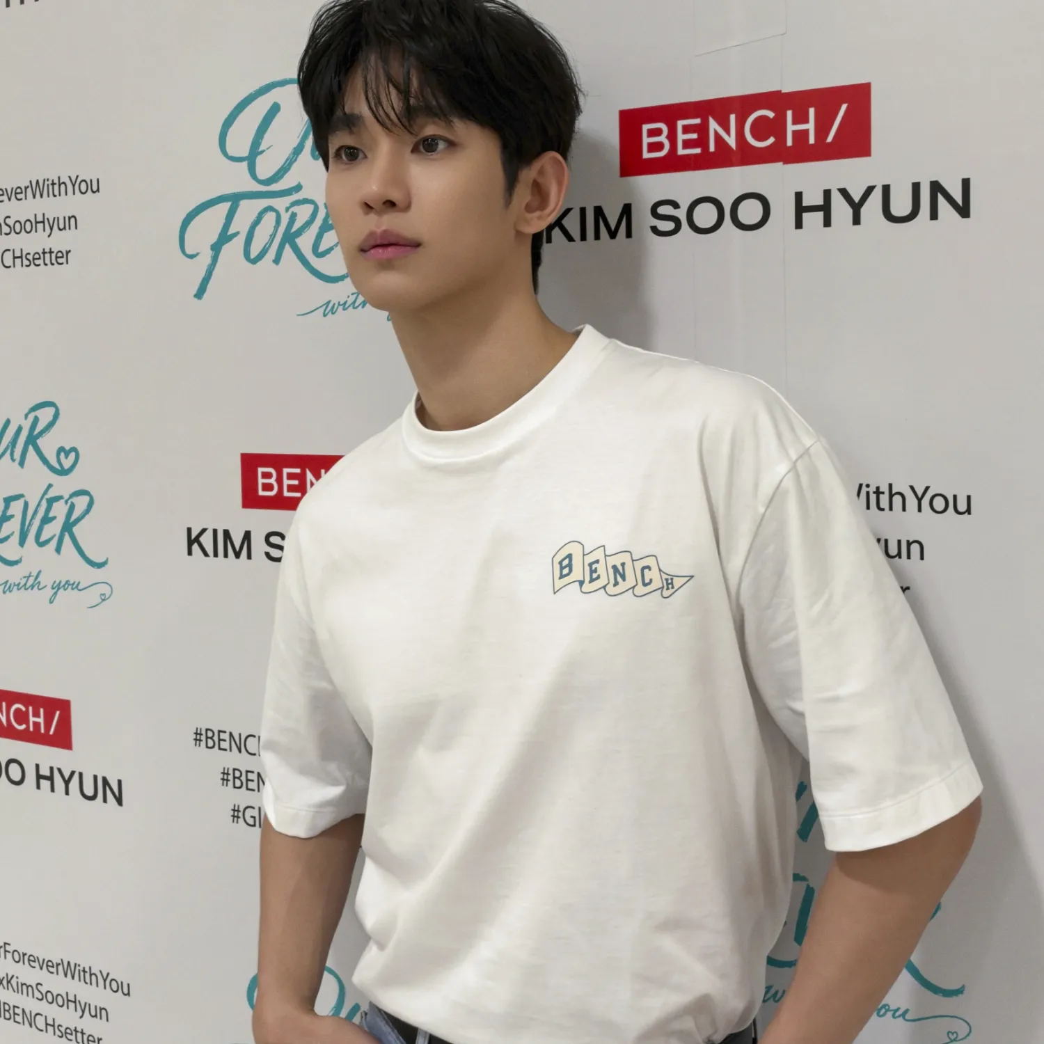 A moment captured by a fan of Kim Soohyun