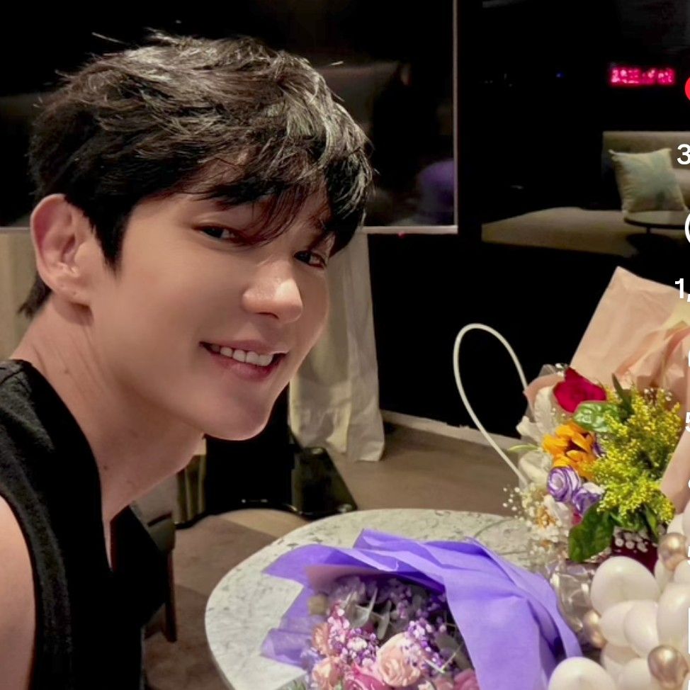 A moment captured by a fan of Lee Joongi